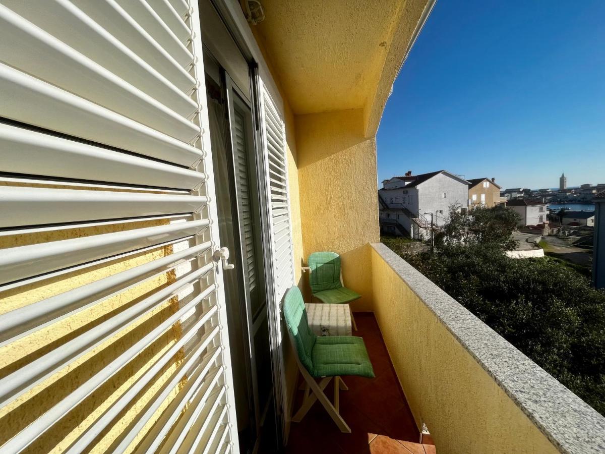 Apartments Maricic Banjol Екстериор снимка