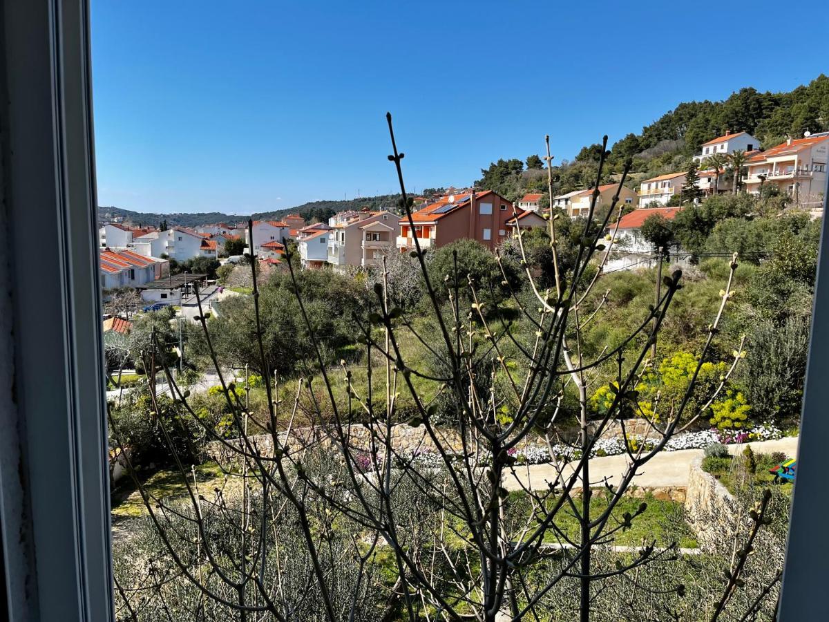 Apartments Maricic Banjol Екстериор снимка