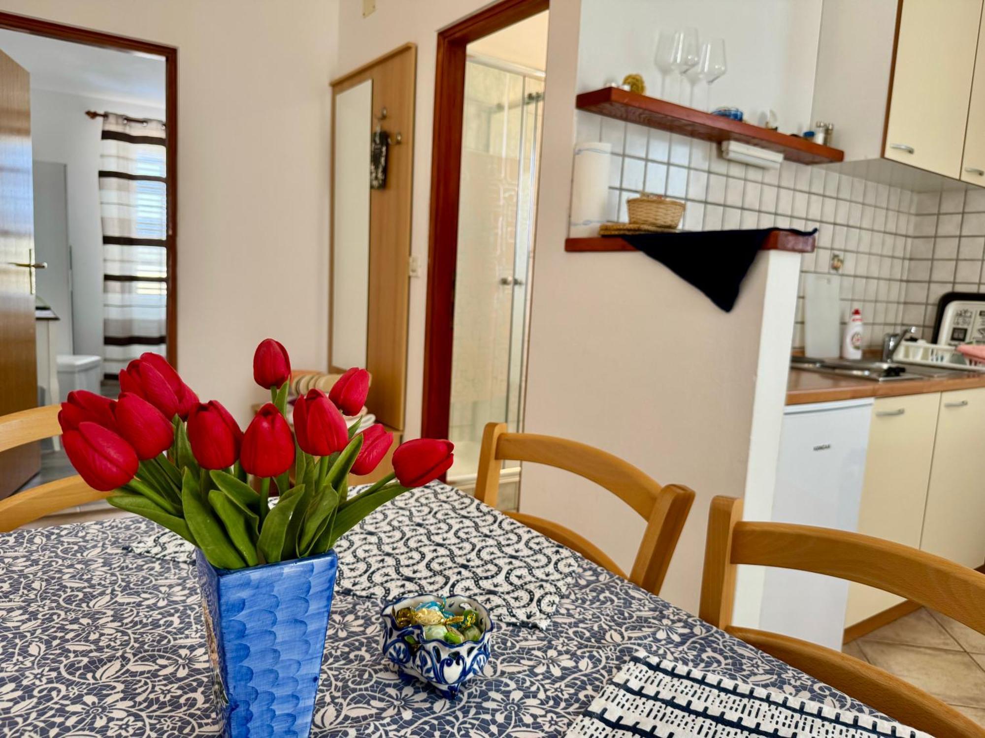 Apartments Maricic Banjol Екстериор снимка