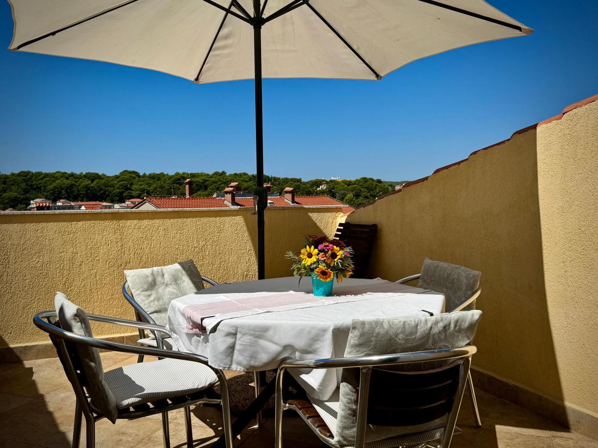 Apartments Maricic Banjol Екстериор снимка