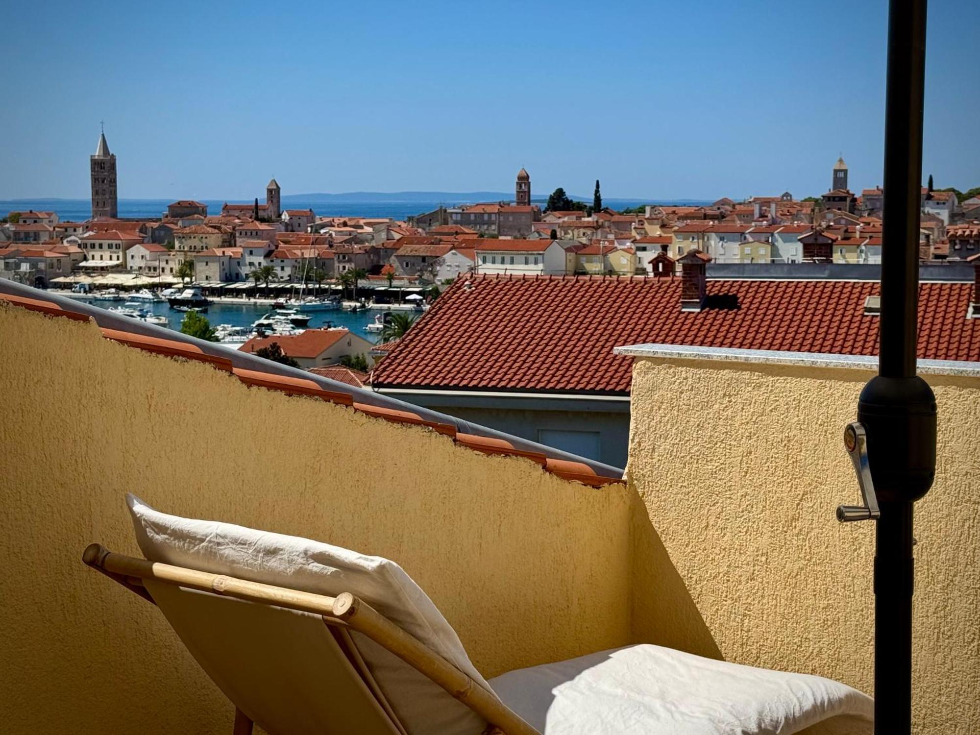 Apartments Maricic Banjol Екстериор снимка