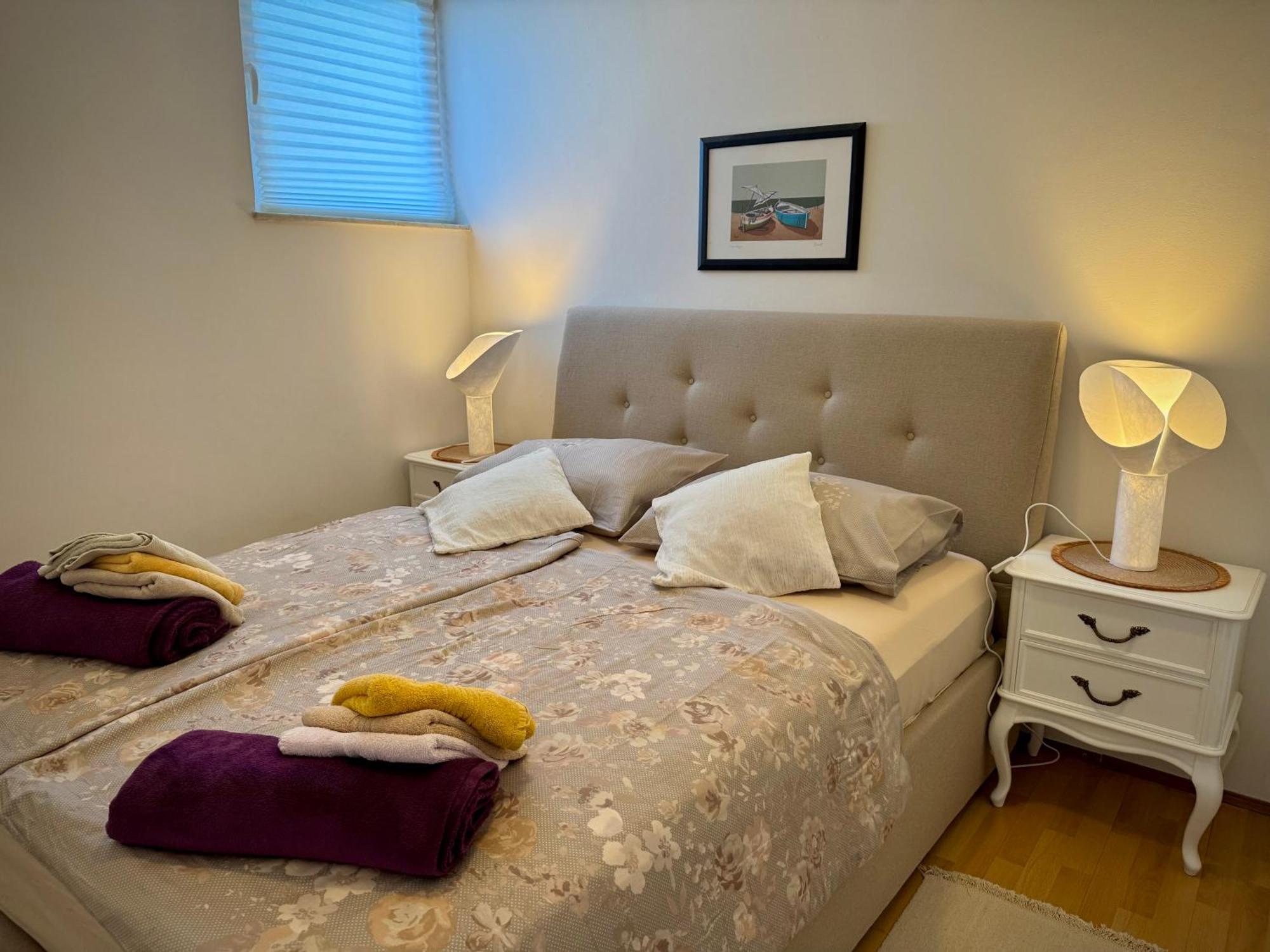 Apartments Maricic Banjol Екстериор снимка