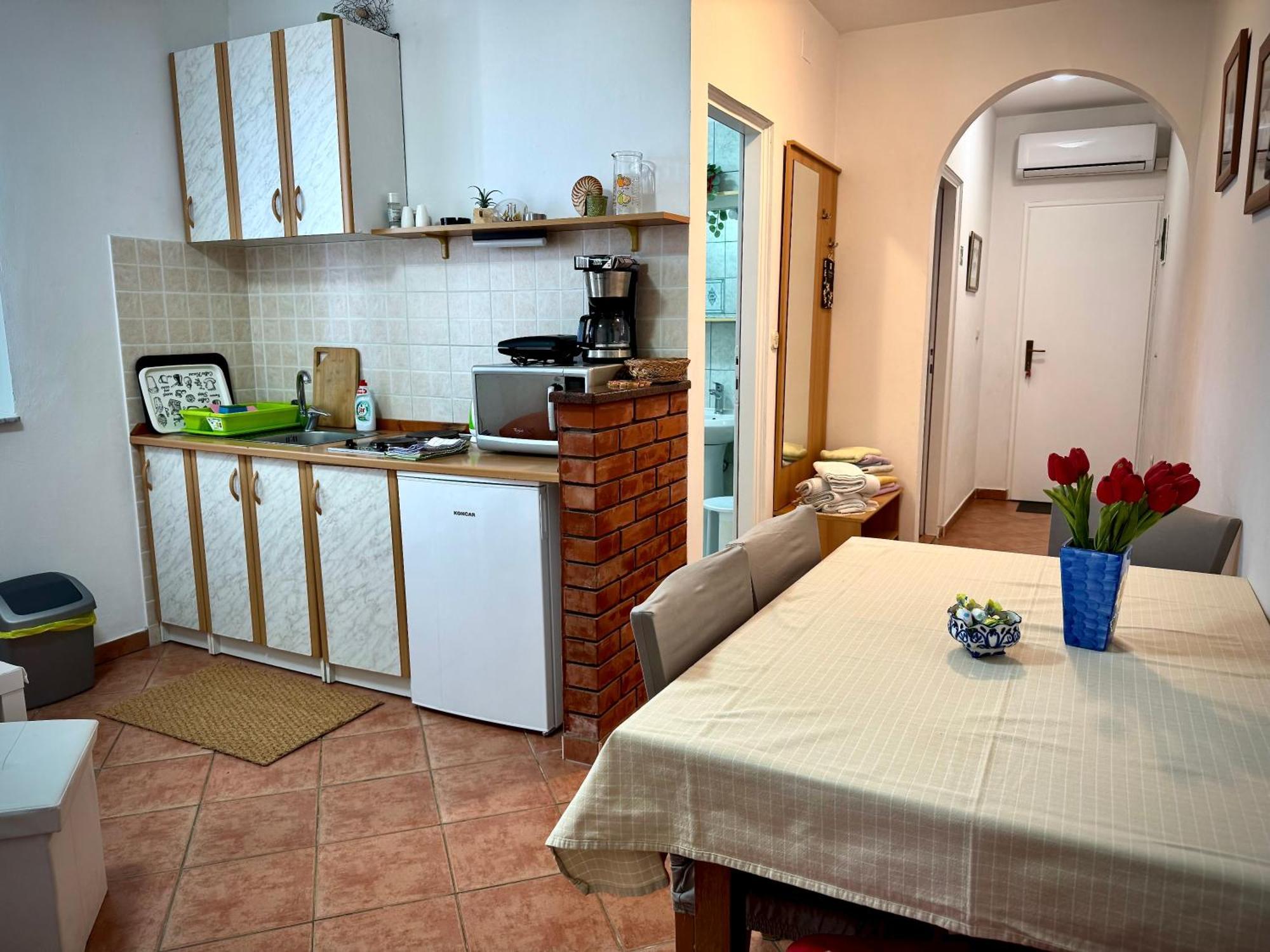 Apartments Maricic Banjol Екстериор снимка