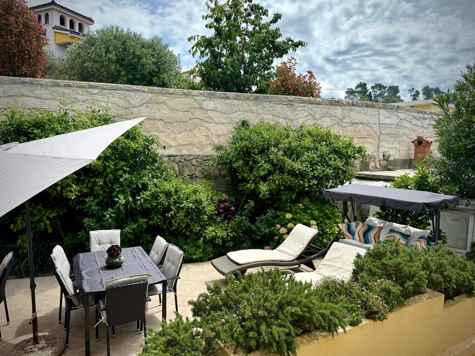 Apartments Maricic Banjol Екстериор снимка